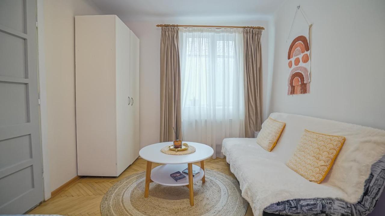 Old Town City Center Apartments Brasov Luaran gambar