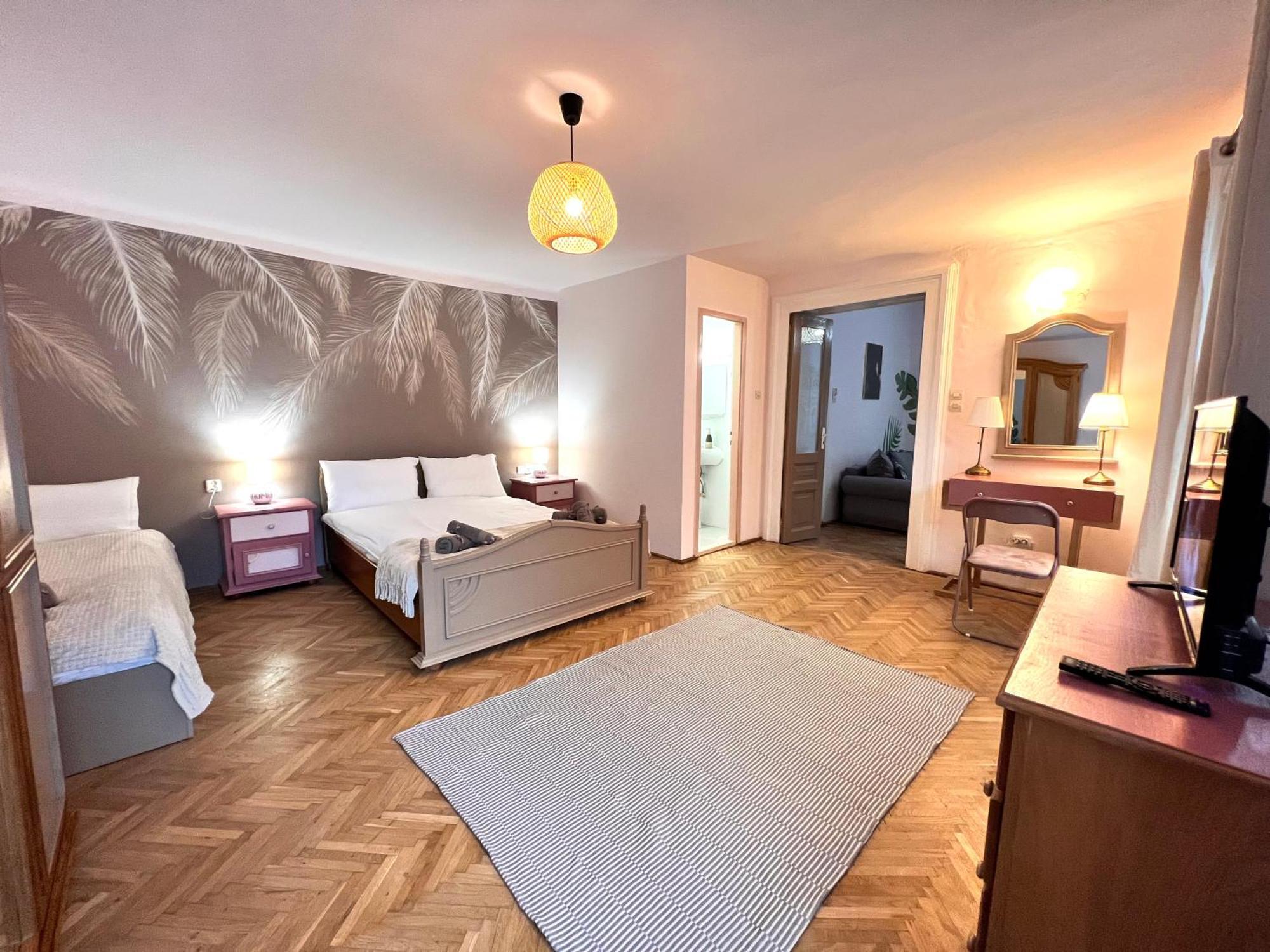 Old Town City Center Apartments Brasov Luaran gambar