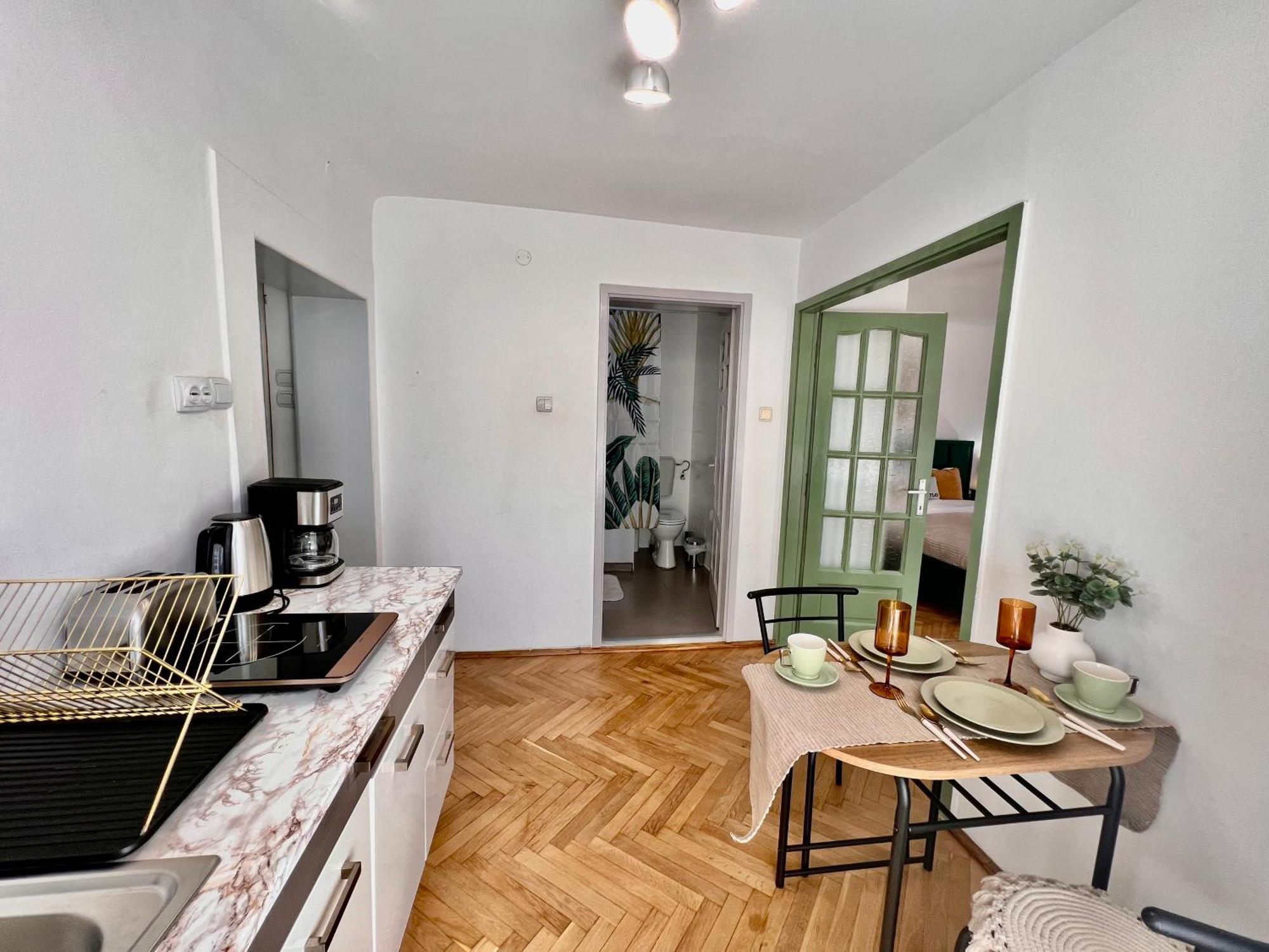 Old Town City Center Apartments Brasov Luaran gambar