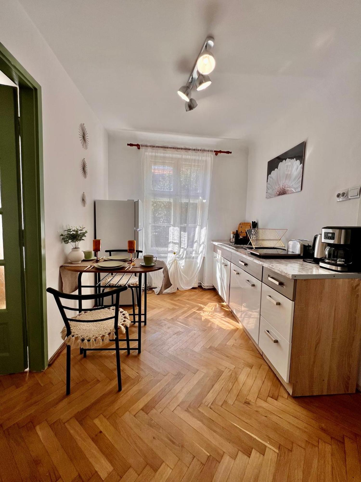 Old Town City Center Apartments Brasov Luaran gambar