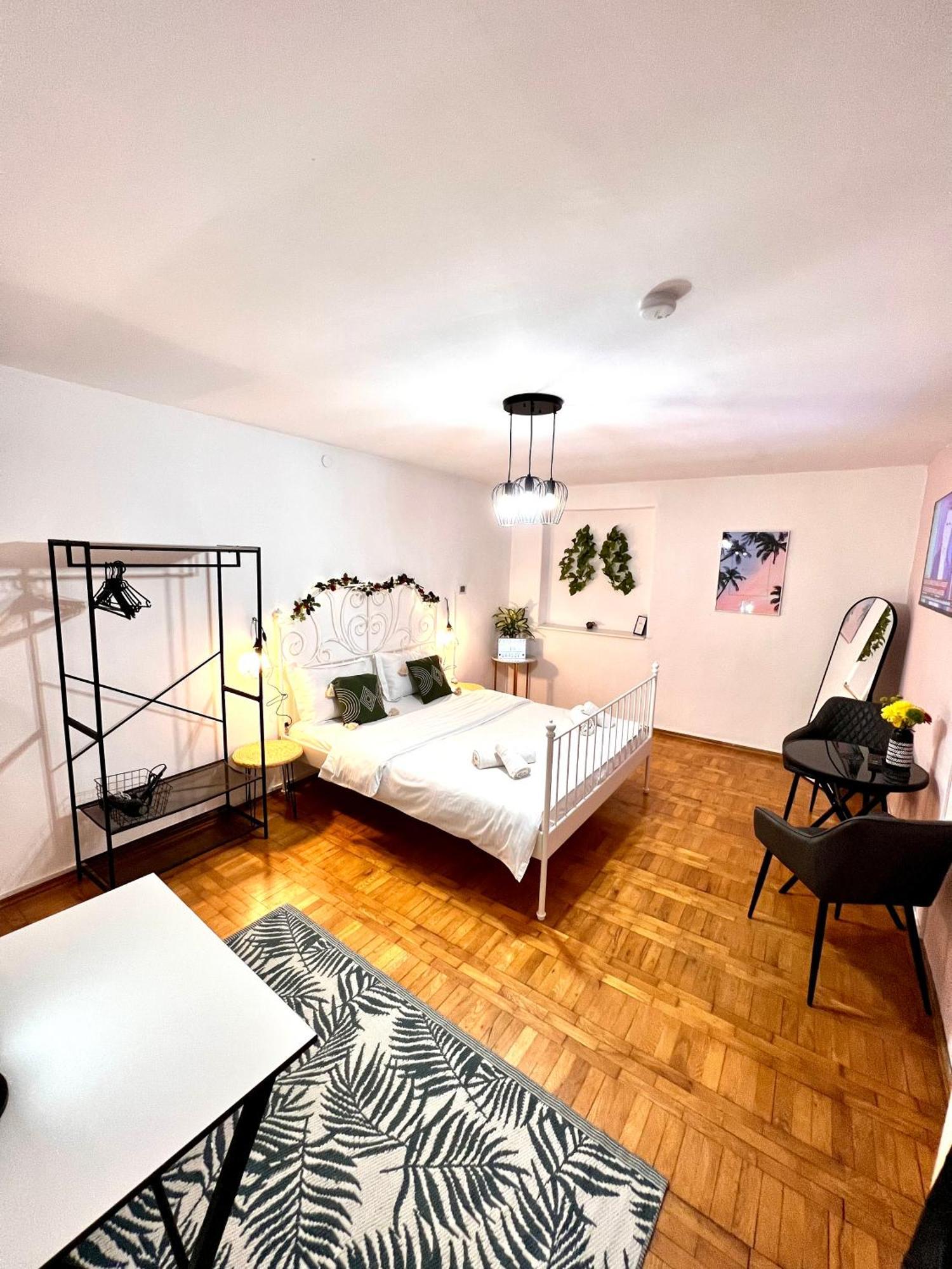 Old Town City Center Apartments Brasov Luaran gambar